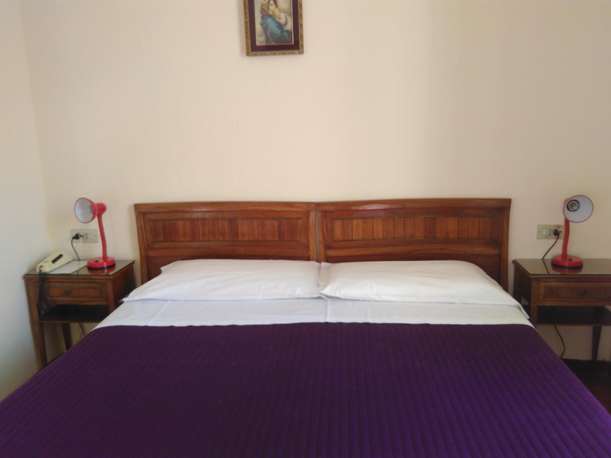 Bandoni Hotel *